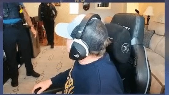 《给他爱5》麦克演员屡被报假警 甚至与警察成了朋友(图2) 《给他爱5》麦克演员屡被报假警 甚至与警察成了朋友